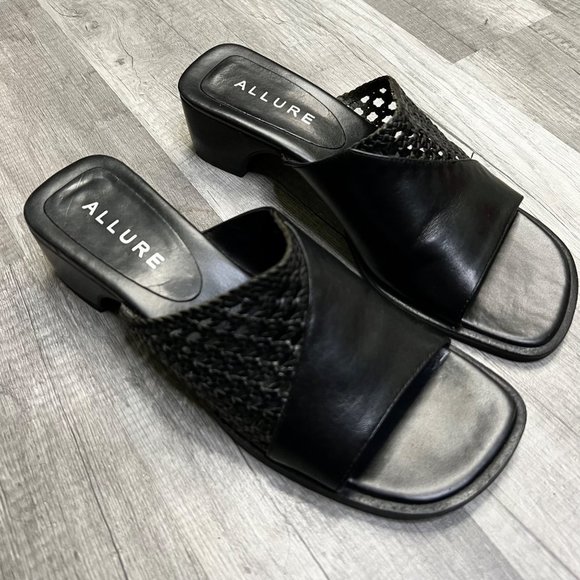 VINTAGE 90s Black Leather Block Heel Slides Sandals Made in Brazil Size 7 1/2 - Picture 2 of 8